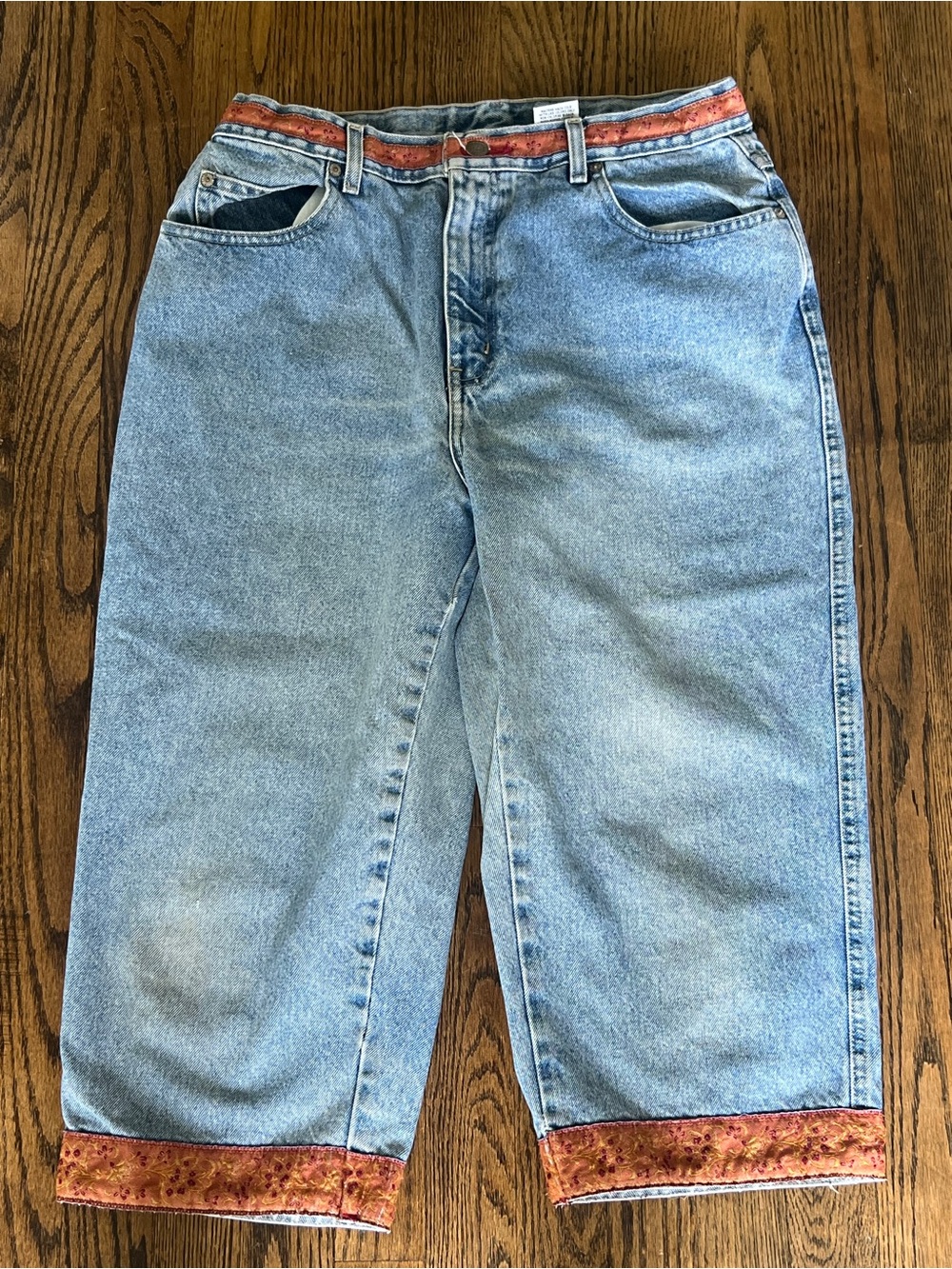 bill blass vintage Light Wash Denim Cropped Jeans with Rust-Orange Accent